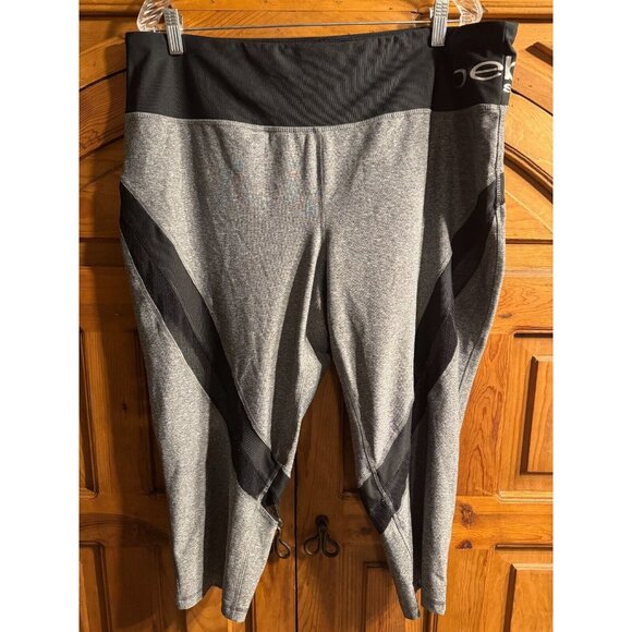 BEBE Sport Black Grey Capri with Mesh Strip Active‎ Leggings Pants Plus 3X - Picture 1 of 5
